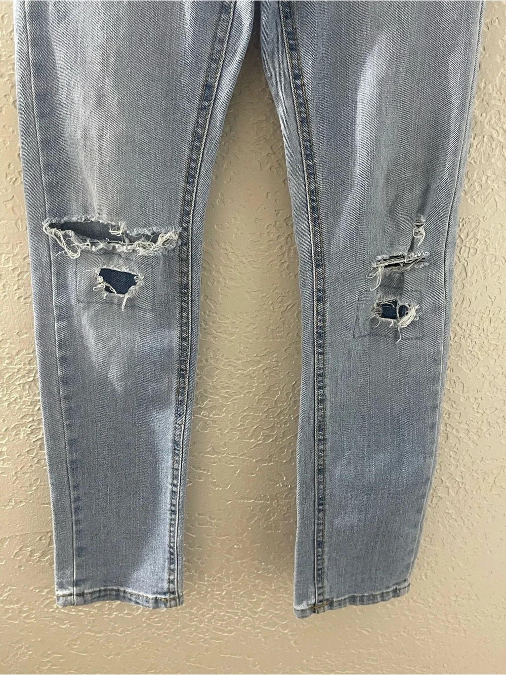 Levi's 510 Skinny Light Blue Distressed‎ Denim Jeans Adjustable Waist 10 Regular